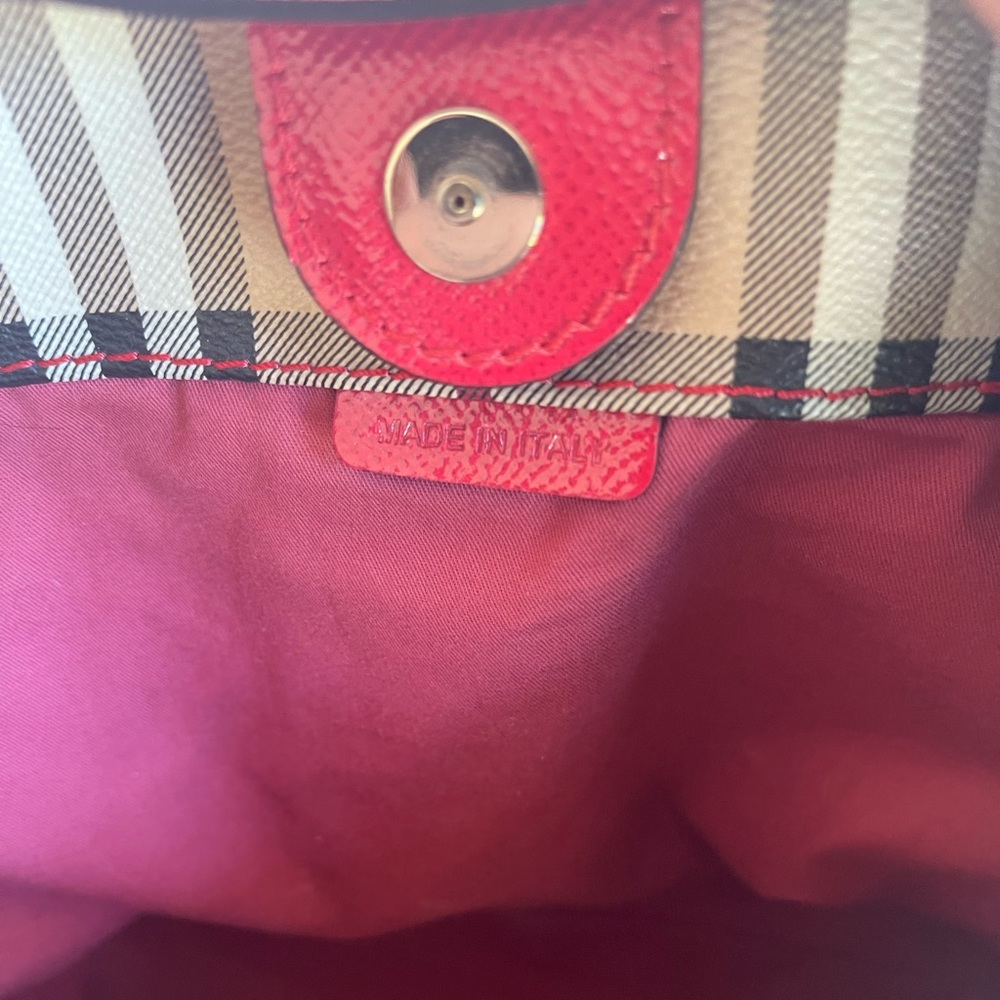 Burberry - Picture 6 of 6
